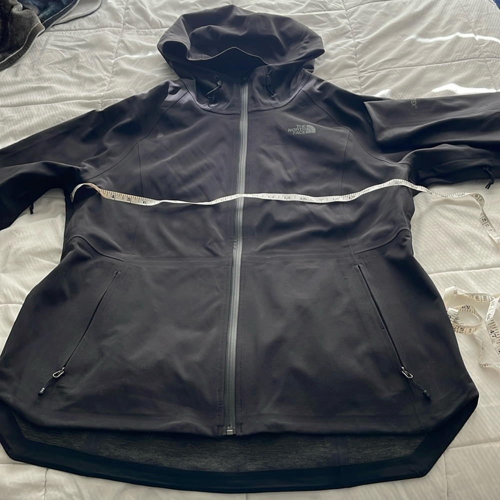 The north face womens xl black apex flex gore tex jacket. Never worn. No tags